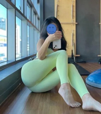 Internet_20230429_200858_1.jpeg (ㅇㅎ) 최근 레깅스 유행 포즈 ㅇㅎ) 옳게된 레깅스 국룰 포즈