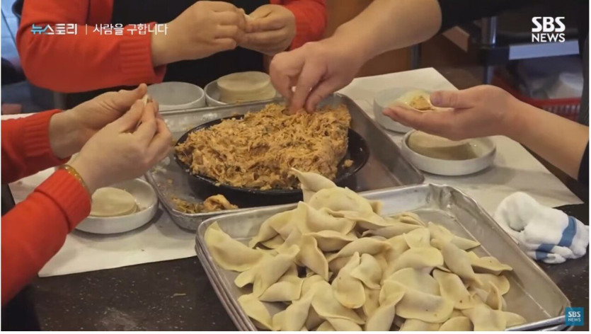 12_20241230_084608_342.jpg 돈 아무리 많이 줘도 사람이 안구해진다는 만두집