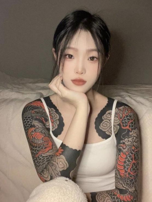 문신이 하나도 안무서운 청순문신녀.....