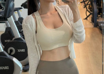 와