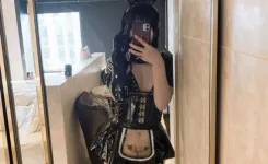 야한 사진만 찍는 인스타녀