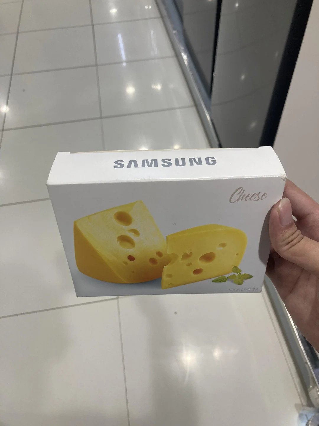 samsung-makes-cheese-v0-kp6lpjloxtad1.webp.ren.jpg SAMSUNG이 새로 개발한 신박한 제품.jpg