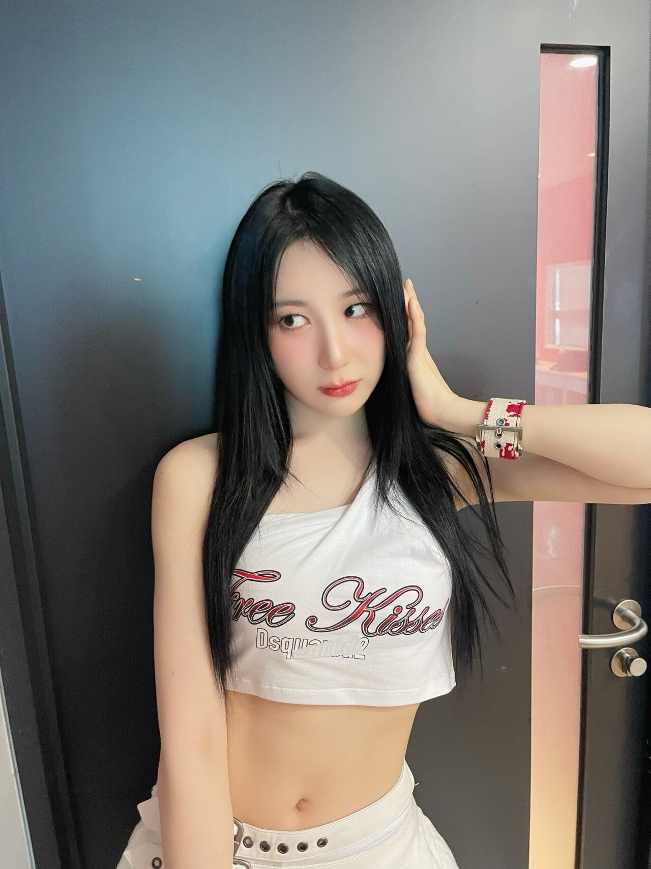 GRyl7WjbYAA9b6G.jpg 이채연 [#CHAEYEON_pic] 24.07.06 쇼! 음악중심